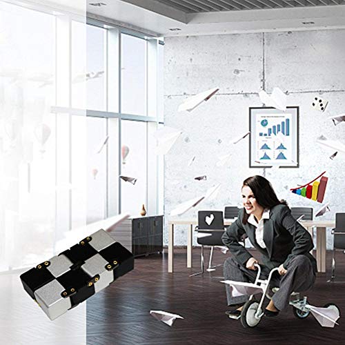 Infinity Cube Fidget Cube Toy Adatto per Adulti e Bambini, Nuova Versione Fidget Finger Toy Stress e ansia Relief Killing Time Giocattoli Fidget Infinite Cube Adatto per Office Staff (Nero) - 2