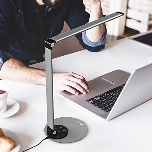 Lampada da Scrivania TaoTronics, Lampada da Tavolo Ufficio LED 12W con 6 Luminosità + 3 Temperature di Colore, Porta di Ricarica USB per Smartphone, LED Occhi-Cura, Funzione Memoria – Grigio Argento - 9