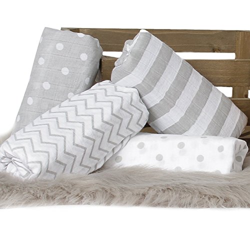 ❤️ Mussola baby swaddle coperta “4 Pack” di Cuddlebug ❤️ | Disponibile in 5 varianti di colore | 4 Adorabili Design | Formato Grande 120 x 120 cm | Morbide Copertine in Mussola | Regalo Bebè – Ideale per Set Biancheria Bebè | Unisex | Copertina Neonato Cotone | Mussola Neonato | Set Regalo Neonato | Mussola Di Cotone … (Macchie n’strisce) - 9
